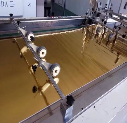 Disesuaikan dicat emas dan perak foil untuk cake tray dibuat dan hitam dan putih film logam untuk papan cokelat