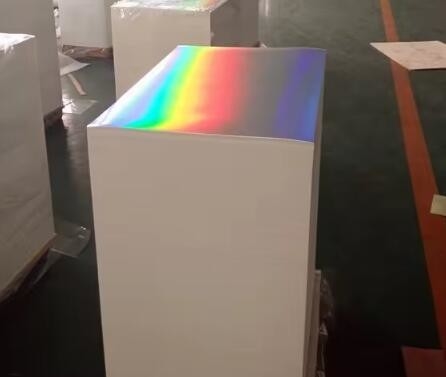 Metallized Rainbow Holographic Paper Board / Roll Untuk Pencetakan UV Dan Kotak Kertas Bungkus