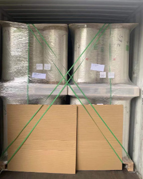 Warna Kuning PE Heat Shrink / LLDPE Stretch Film Untuk Kemasan Botol / Beverage Wrapping Protective