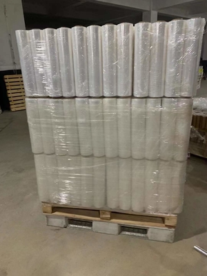 Bukti Kelembaban Transparan LLDPE Pallet Shrink Wrap Cast 60 gauge 14 Inch 20 Inch